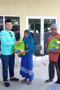 YR Team Kembali Salurkan 25 Paket Sembako Lewat Program Jum’at Berkah di Desa Bumbulan