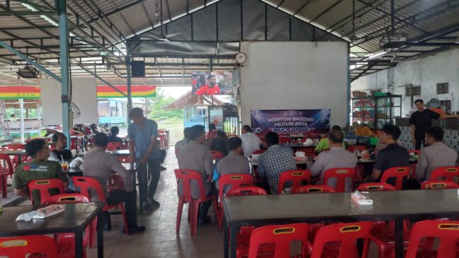 Kapolsek Indra Jaya Bersama Masyarakat Kecamatan Indra Jaya nobar Piala Dunia 2026.